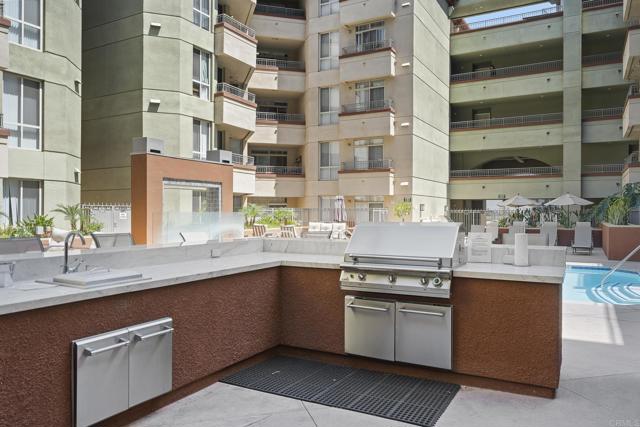 1501 Front Street, San Diego CA: https://media.crmls.org/mediaz/f253222a-5d3a-43d1-b755-58778054dad7.jpg