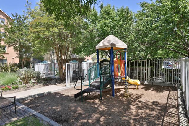101 Showers Court, Mountain View CA: https://media.crmls.org/mediaz/f2540279-a2a7-4a3b-99f9-dba6687f78c2.jpg