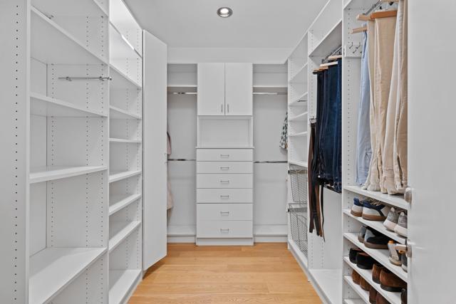 6672 Avenida Andorra, La Jolla CA: https://media.crmls.org/mediaz/f25443ee-4861-4d14-9354-74b583bd0041.jpg