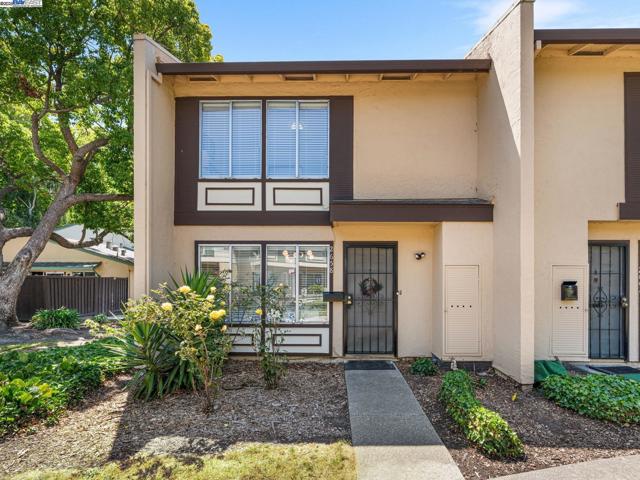 2658 Oliver Dr, Hayward CA: https://media.crmls.org/mediaz/f254a0ab-d19c-4284-ac99-fe9d0be004fe.jpg