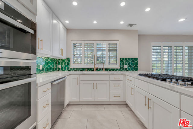 20950 Oxnard Street, Woodland Hills CA: https://media.crmls.org/mediaz/f254a3b7-51f5-40ae-b57e-771e8f39b5bd.jpg
