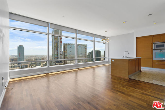 900 W Olympic Boulevard, Los Angeles CA: https://media.crmls.org/mediaz/f254d1b6-9ba1-4138-96e4-f907d12b499a.jpg