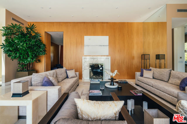 1470 CARLA, Beverly Hills CA: https://media.crmls.org/mediaz/f2552314-a1f4-407e-870b-557e91808e3d.jpg