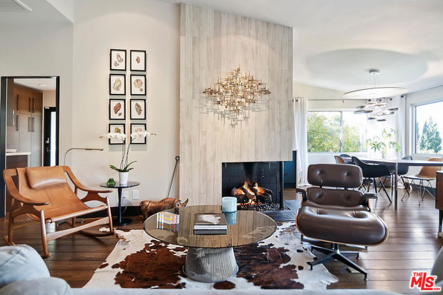 3631 Buena Park Drive, Studio City CA: https://media.crmls.org/mediaz/f2552960-bcc8-4c71-a0e4-fc84e75aafb0.jpg