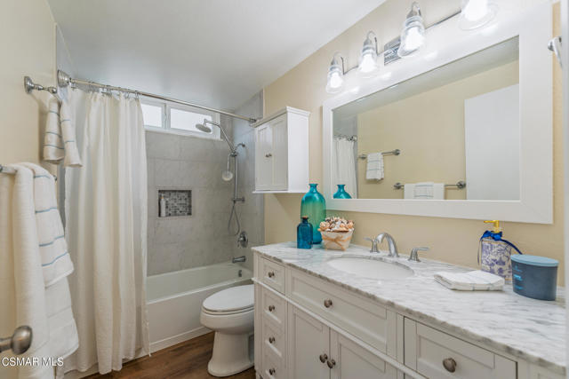 2705 N Broadmoor Avenue, Simi Valley CA: https://media.crmls.org/mediaz/f2554986-8691-4067-88db-6ffc0a05f936.jpg