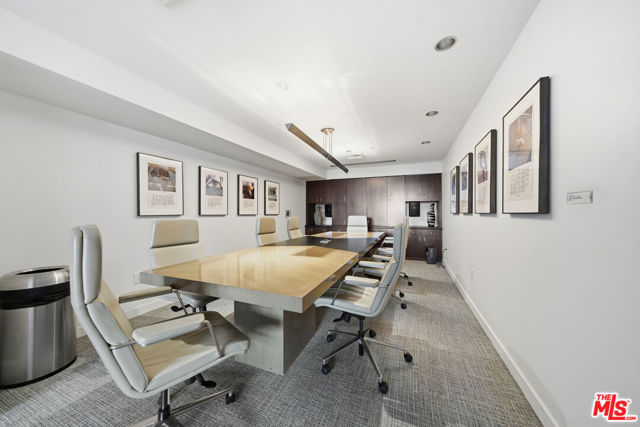 13700 Marina Pointe Drive, Marina del Rey CA: https://media.crmls.org/mediaz/f255c3da-d45f-4c13-aabf-dfe4b770e0d4.jpg