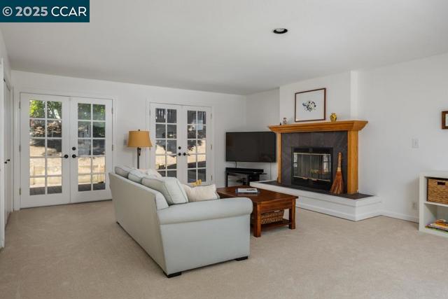 2554 Mockingbird Hill Rd, Walnut Creek CA: https://media.crmls.org/mediaz/f255c7df-0572-4e0f-922e-b5821a333319.jpg