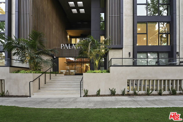 350 N Palm Drive, Beverly Hills CA: https://media.crmls.org/mediaz/f255fafb-1c78-4a5b-b07c-39604d4fa276.jpg