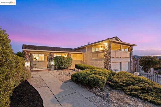 5136 Rain Cloud Dr, Richmond CA: https://media.crmls.org/mediaz/f2561293-51c0-46f4-afbb-afccf2e48967.jpg