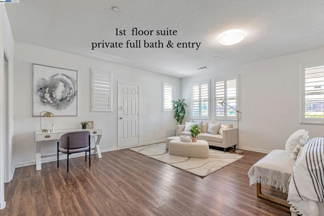 4005 Sarasta Bay Dr, Pittsburg CA: https://media.crmls.org/mediaz/f2566d32-3643-49d3-84d6-0a182ac08453.jpg