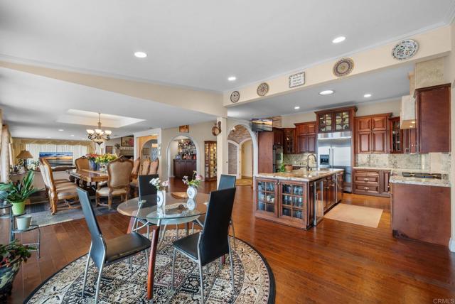 Detail Gallery Image 29 of 75 For 10310 Fuerte Dr, La Mesa,  CA 91941 - 7 Beds | 7/1 Baths