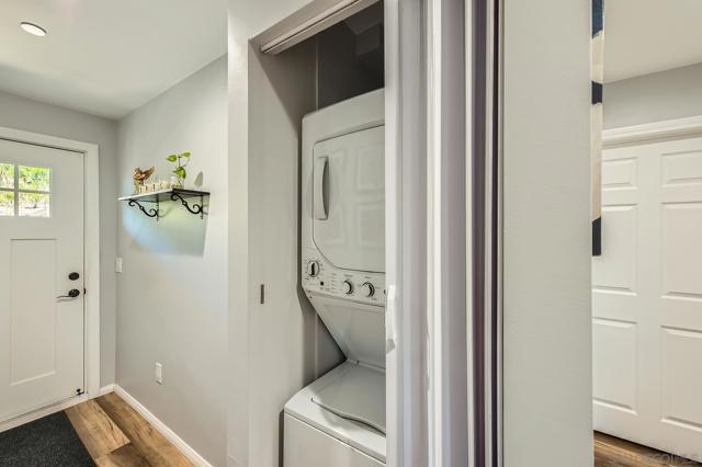 9180 Tokaj Ln, Spring Valley CA: https://media.crmls.org/mediaz/f256e9cd-56a3-4cb4-951d-60a2a73270fb.jpg