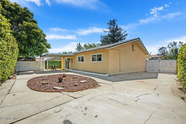 2142 Atwater Avenue, Simi Valley CA: https://media.crmls.org/mediaz/f257205e-d493-475d-be1d-9da07b7df132.jpg