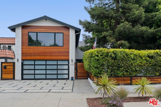 3134 Granville Avenue, Los Angeles CA: https://media.crmls.org/mediaz/f2574f4b-afce-49e9-bd06-49b988066e80.jpg