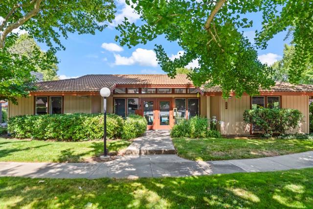 205 W Red Oak Drive, Sunnyvale CA: https://media.crmls.org/mediaz/f2578fba-1c63-43d0-915e-74fe11ede007.jpg