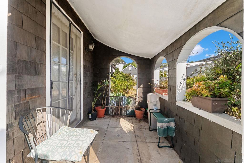 2327 Etiwanda Street - photo 4