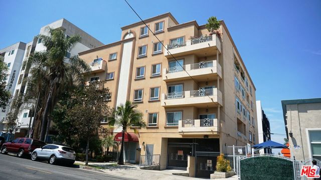 1037 S Fedora Street, Los Angeles CA: https://media.crmls.org/mediaz/f257ac6a-2740-481d-a750-cba0c09ce5f4.jpg