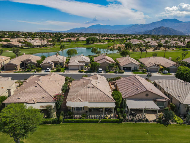 80474 Muirfield Drive, Indio CA: https://media.crmls.org/mediaz/f2583d16-bf6c-4860-a8e3-94925584a18d.jpg