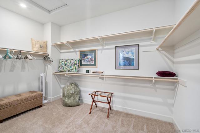 27661 Heritage Ln, Valley Center CA: https://media.crmls.org/mediaz/f25863b3-9fcf-4359-9b18-dfcce7ac87e3.jpg