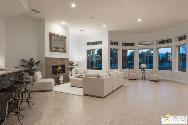 45 Vista Encantada, Rancho Mirage CA: https://media.crmls.org/mediaz/f258bb0b-87ce-4366-971a-9d5376e5fc08.jpg