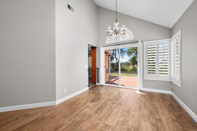 Detail Gallery Image 9 of 48 For 1449 Genoa Dr, Vista,  CA 92081 - 4 Beds | 2/1 Baths