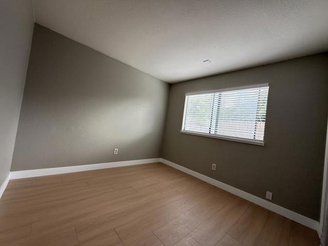 Image 30 of 38 For 1870 Azurite Way