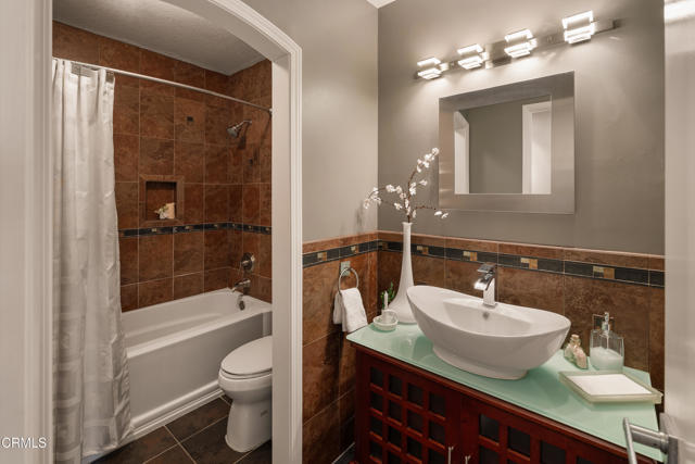 872 Flores De Oro, South Pasadena CA: https://media.crmls.org/mediaz/f2598de3-37f1-4374-944e-b702c00b5384.jpg