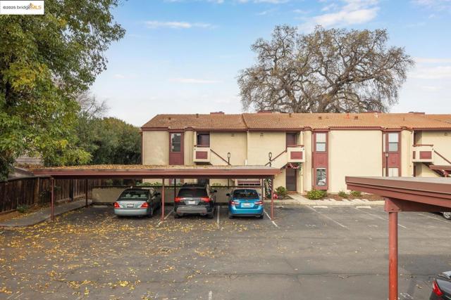 1391 Monument BLVD, Concord CA: https://media.crmls.org/mediaz/f259a977-6b22-4f35-9314-eebc12713e68.jpg