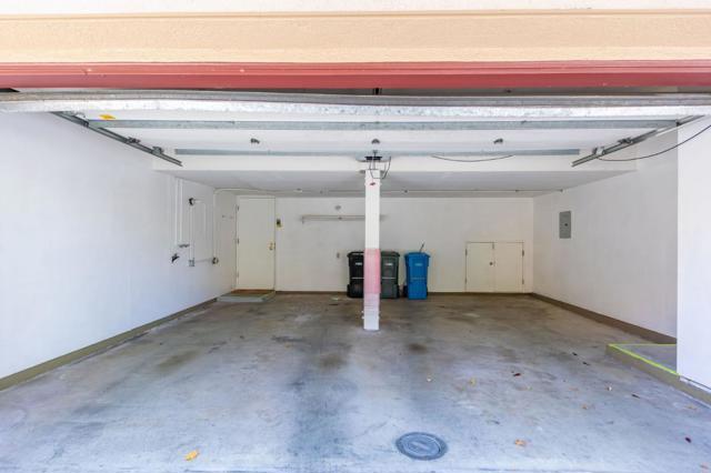 210 Commons Lane, Foster City CA: https://media.crmls.org/mediaz/f25a9392-d57f-4629-bb8e-c8c795812d8a.jpg