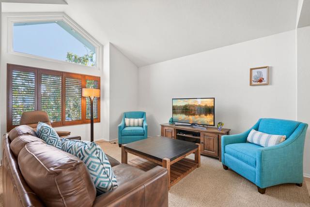 6887 Carnation Drive, Carlsbad CA: https://media.crmls.org/mediaz/f25aca6e-12e3-4734-8a78-6508d94d9bae.jpg