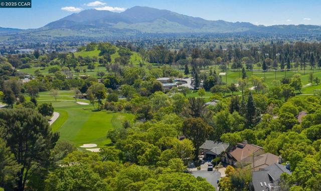554 Golf Club Road, Pleasant Hill CA: https://media.crmls.org/mediaz/f25ae097-68c5-4503-b1e3-227bbeeadc42.jpg