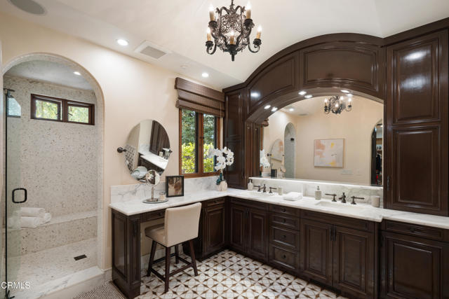 Detail Gallery Image 22 of 72 For 5065 Indianola Way, La Canada Flintridge,  CA 91011 - 5 Beds | 5/2 Baths