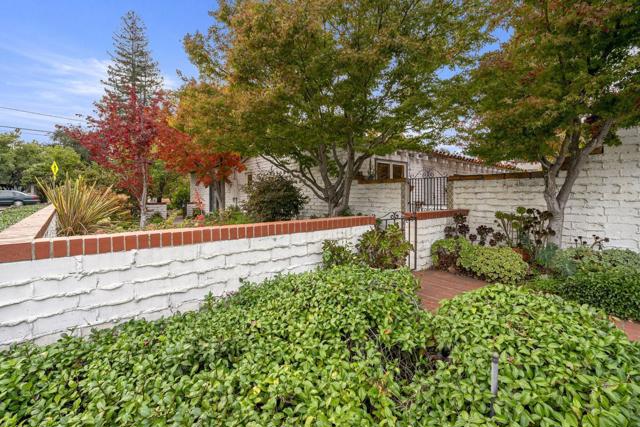 3691 Laguna Avenue, Palo Alto CA: https://media.crmls.org/mediaz/f25bbe55-4fbe-434e-ab8e-c7e16f54c160.jpg