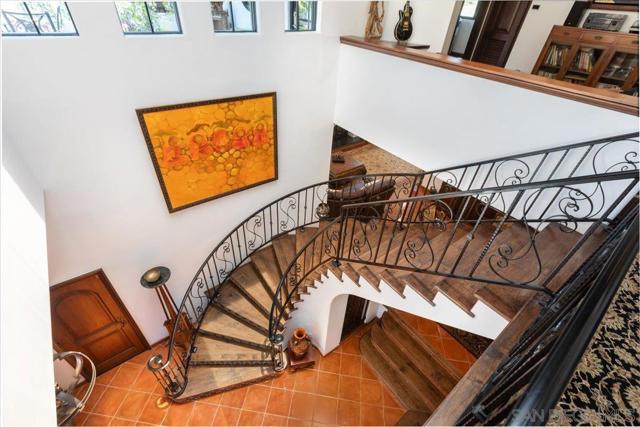 2103 Sunnyside Ave, El Cajon CA: https://media.crmls.org/mediaz/f25bee27-efce-4514-b21d-bdb7e4fbcff3.jpg