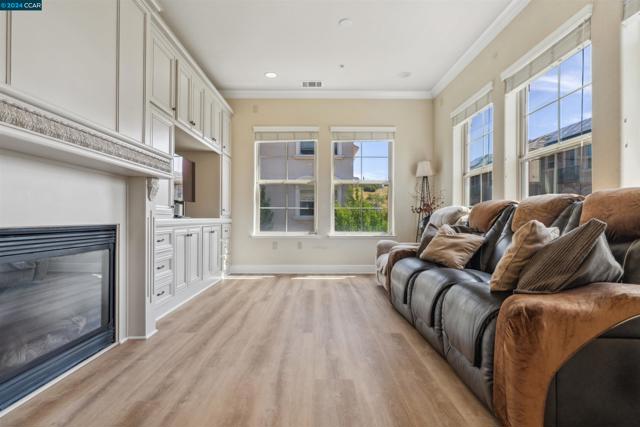 Image 22 of 40 For 1233 Symphony Way