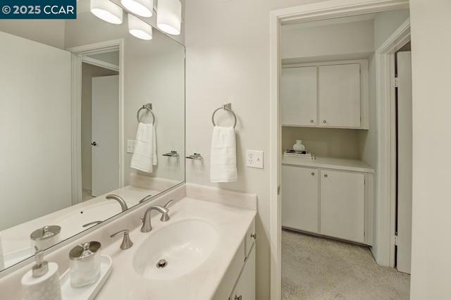 2638 Saklan Indian Dr, Walnut Creek CA: https://media.crmls.org/mediaz/f25c7c8c-8121-4201-93e5-b558052604e5.jpg