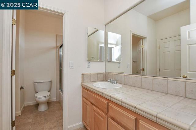2460 Covelite Way, Antioch CA: https://media.crmls.org/mediaz/f25d318c-88c4-4a35-8ba5-67b5c9fdf270.jpg
