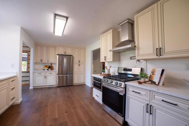 4652 Fairway Drive, Rohnert Park CA: https://media.crmls.org/mediaz/f25df2c0-122d-4f75-b776-3de78c1a6efe.jpg