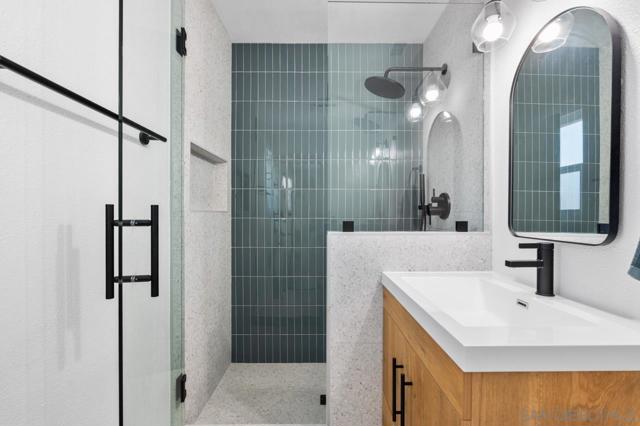 2170 Montclair St, San Diego CA: https://media.crmls.org/mediaz/f25e0fcd-d7fb-4179-9d16-82c81e05d98e.jpg