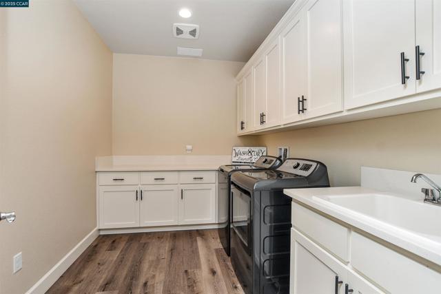 5420 Promontory Way, Antioch CA: https://media.crmls.org/mediaz/f25e962c-848a-4cc3-88ec-12a22571e22d.jpg