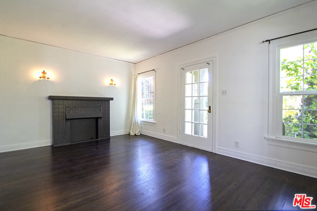 3403 Glenhurst Avenue, Los Angeles CA: https://media.crmls.org/mediaz/f25ea272-ac8e-4070-af54-a54d29a6a966.jpg