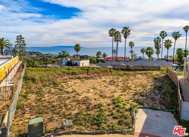 16906 Scenic Place photo 3