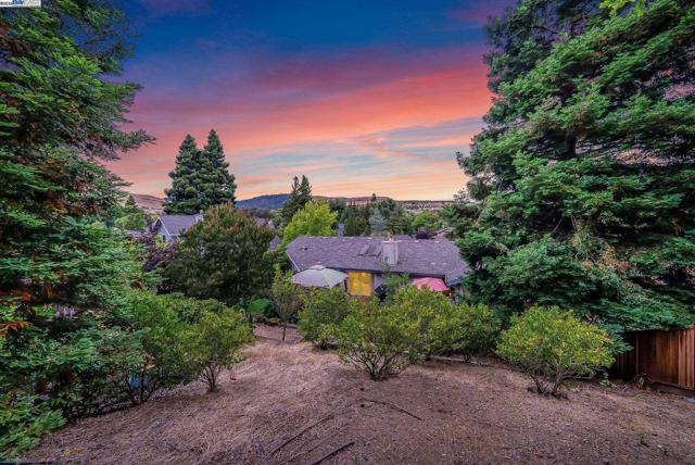 22 Cobblestone Ct, San Ramon CA: https://media.crmls.org/mediaz/f25ec5a1-0d44-46e4-9286-04fbd2f35583.jpg