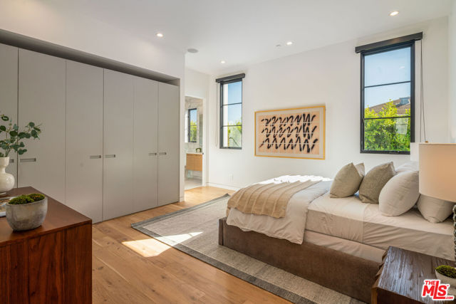 636 N Kilkea Drive, Los Angeles CA: https://media.crmls.org/mediaz/f25fd6b7-8066-4bee-949d-c350f146dda8.jpg