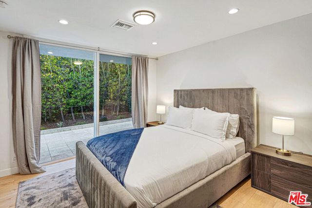 9620 Highridge Drive, Beverly Hills CA: https://media.crmls.org/mediaz/f2601b0b-ec5b-468d-b012-92db64aab4f0.jpg