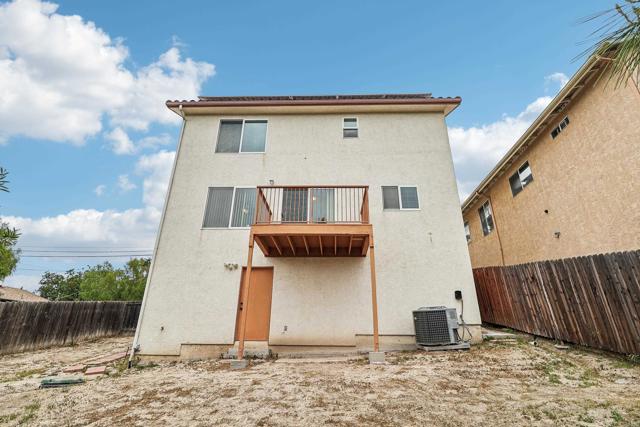 1215 Weaver St, San Diego CA: https://media.crmls.org/mediaz/f2604900-1cdf-4bd7-895c-1f78e84daa5c.jpg