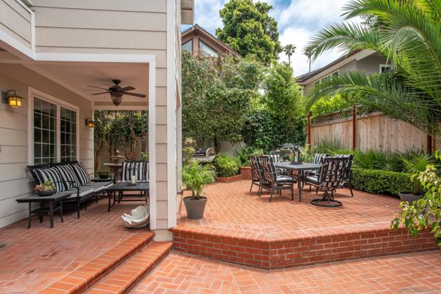 7824 Exchange Pl, La Jolla CA: https://media.crmls.org/mediaz/f26087bc-ce2a-4810-b06a-3be98ae6fa9a.jpg