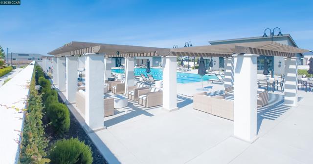 2299 Rustic Oak Ln, Rio Vista CA: https://media.crmls.org/mediaz/f2608e90-7f4a-44a0-b804-946ea83bec2c.jpg