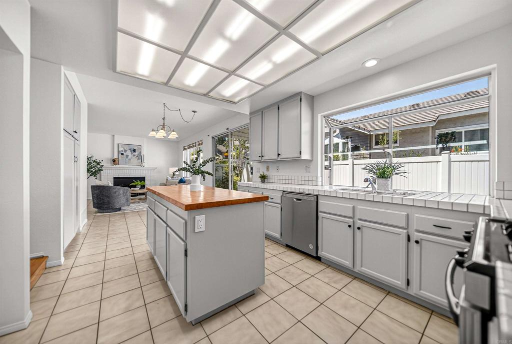 12144 Carrollton Square - photo 15