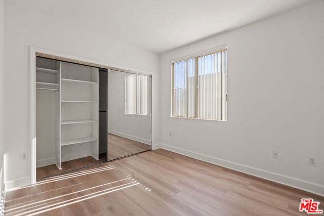 1331 Amherst Avenue, Los Angeles CA: https://media.crmls.org/mediaz/f2610553-73ad-4f9e-96a4-1764554d33be.jpg